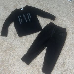Baby gap 2 piece set size 3T